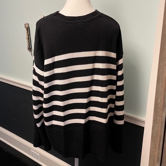 24/7 Split-Hem Crewneck Sweater~Oversized~B&W - Picture 3 of 3